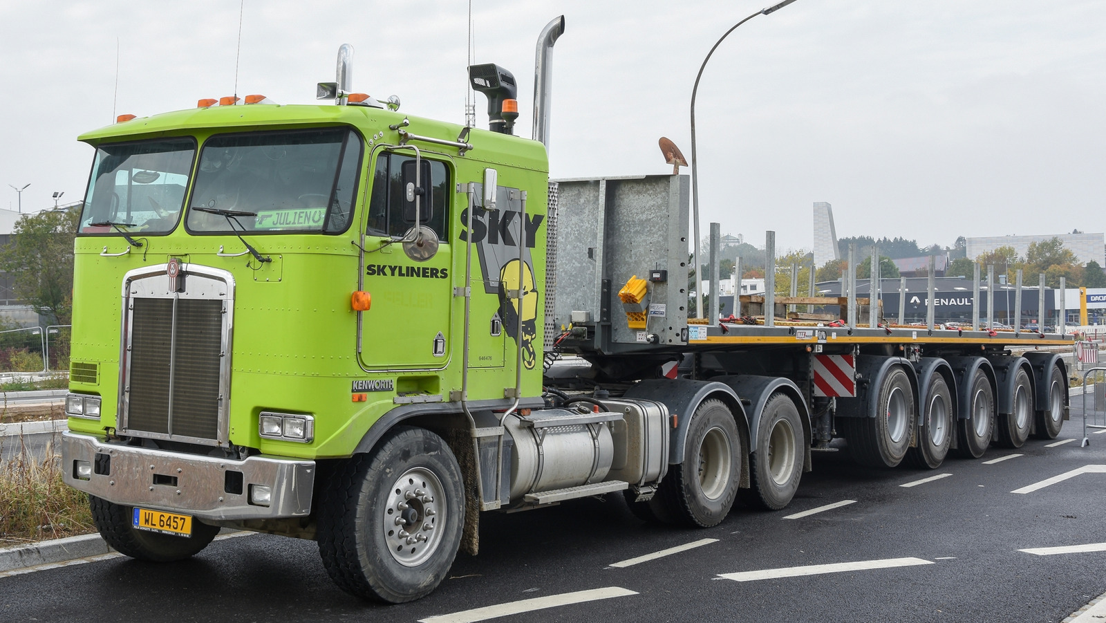 Kenworth K100: Why The Iconic Semi-Truck Was Discontinued, Although Beloved