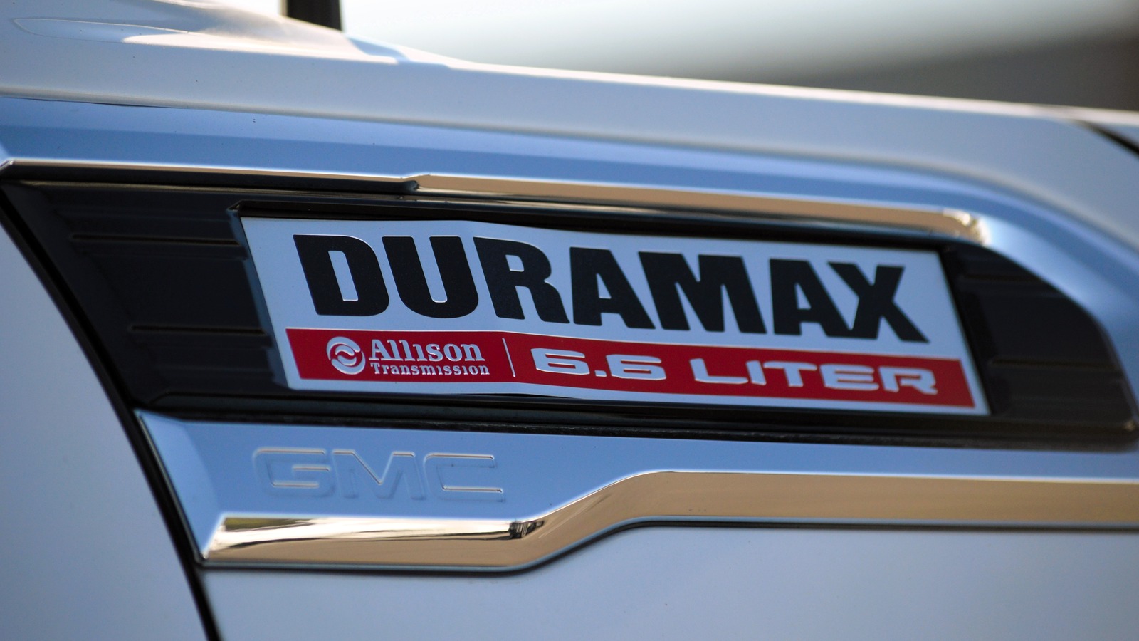 Key Differences Between Duramax 3.0 & 6.6 Diesel Engines
