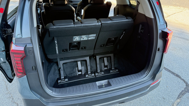 2026 Kia Carnival Hybrid SX Prestige drop-down trunk