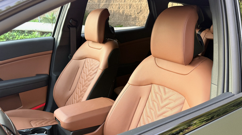 2026 Kia Sportage PHEV Front Seats