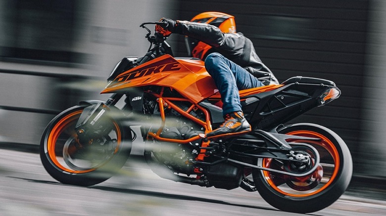 The KTM 390 Duke blasting down a city street