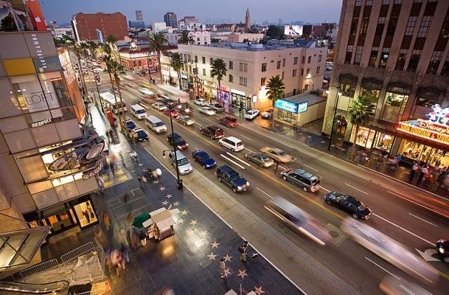 Hollywood_boulevard_from_kodak_theatre-640x426