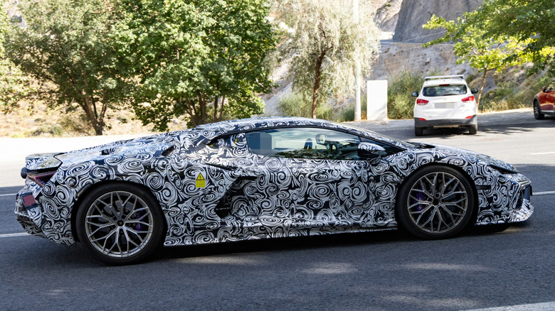 Side profile of the Lamborghini Revuelto prototype