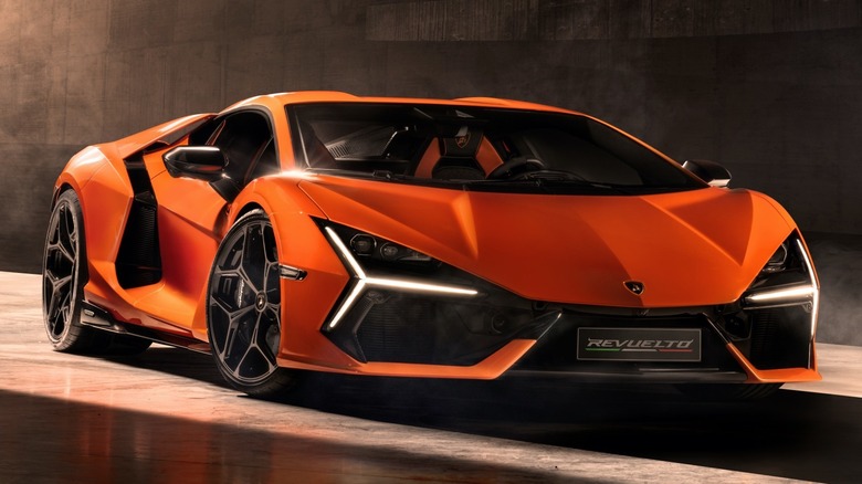 Lamborghini Revuelto in orange. 