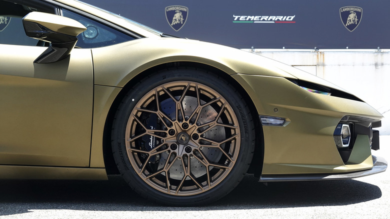2026 Lamborghini Temerario front wheel and tire detail