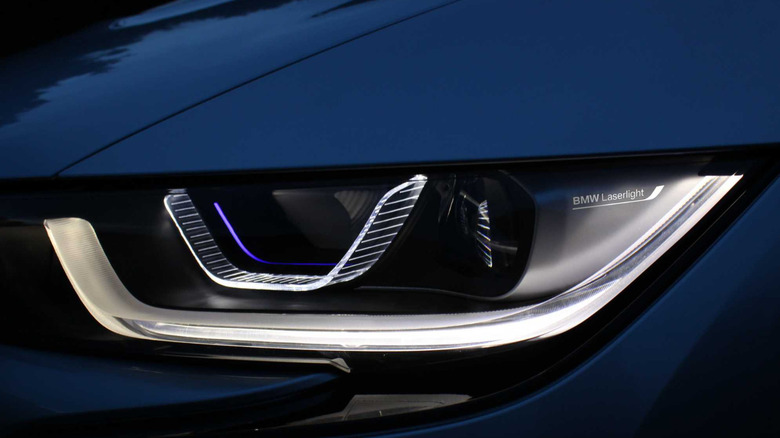 BMW i8 laserlight headlight