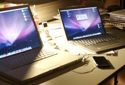 Leaked Image of Apple's Rumored Subnotebook Mac?