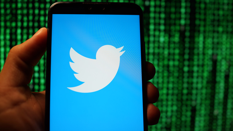 Twitter app phone data background