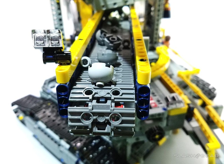 LEGO Bucket Wheel Excavator Review Technic Set. - SlashGear