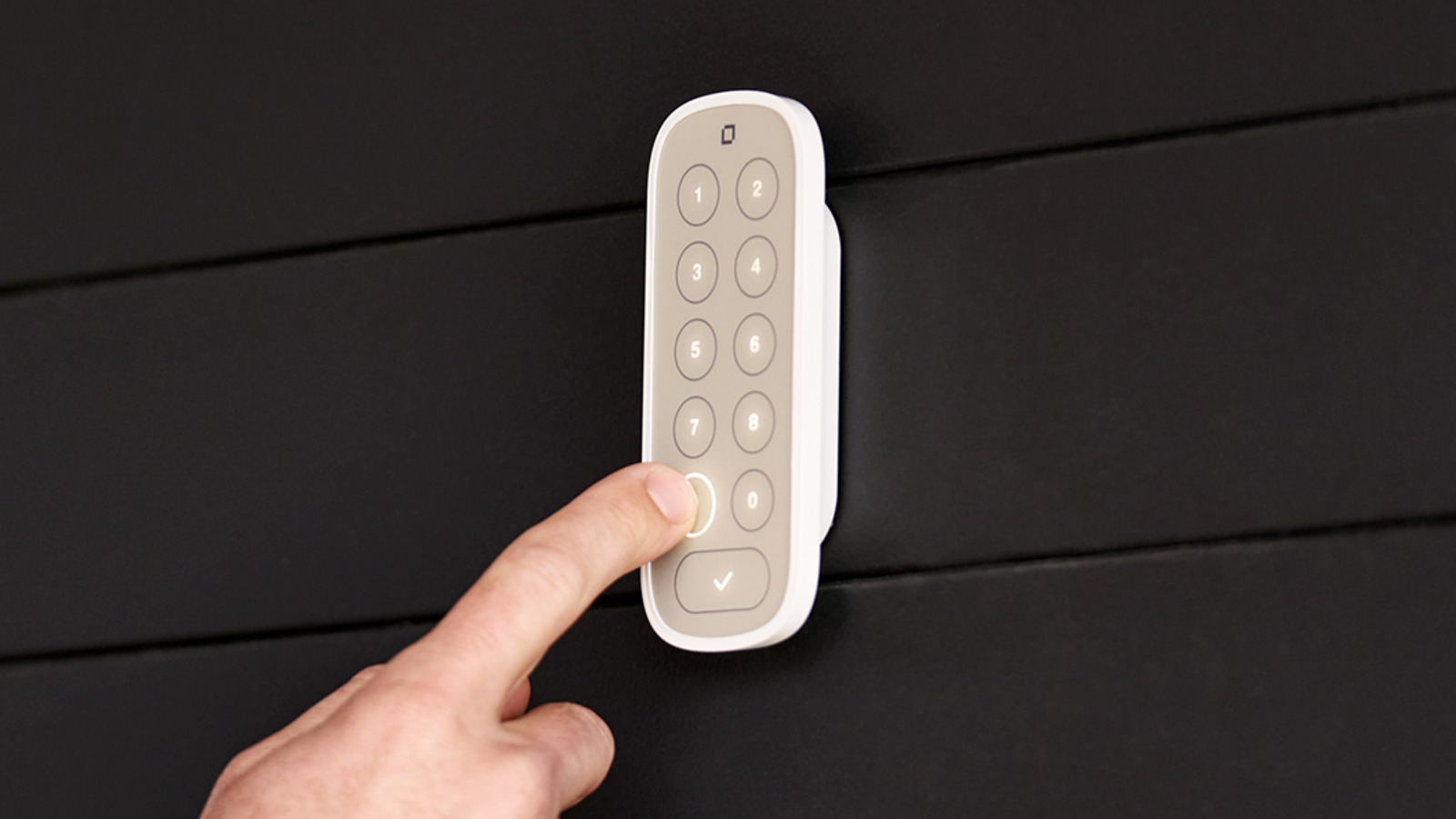 Level Keypad Hides Your Phone As Well As The Smart Lock