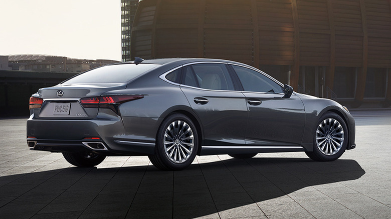 Rear 3/4 view of the 2025 Lexus LS