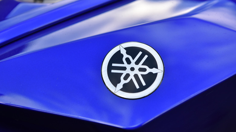 Yamaha logo on a bike's fuel tank