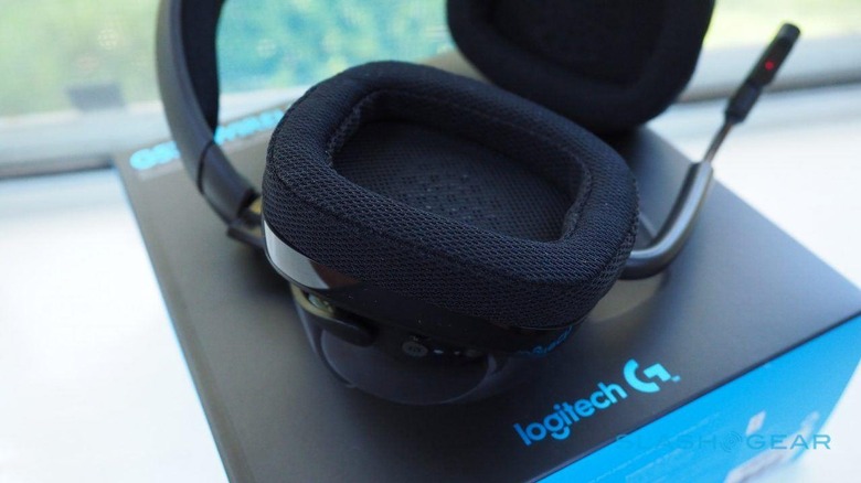 Logitech G935 Wireless 7.1 Surround Sound Over-the-Ear Gaming