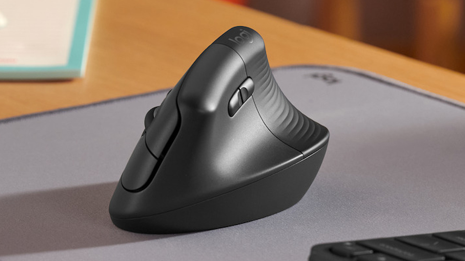 logitech-lift-vertical-is-an-ergonomic-mouse-for-the-rest-of-us