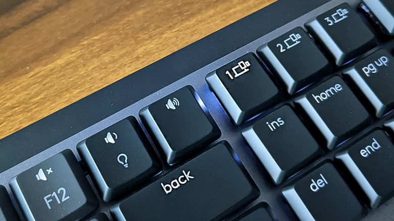 Logitech MX Mechanical white backlight