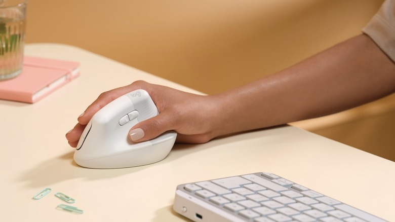 Logitech Lift for Mac Mouse