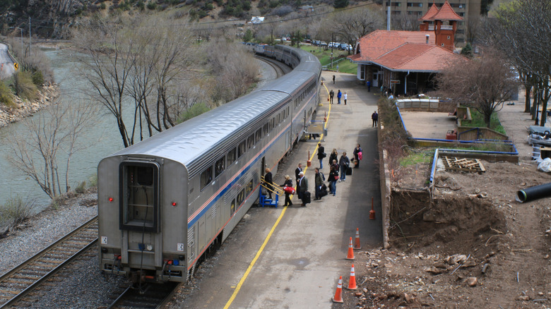 The California Zephyr at Glenwood Springs station.