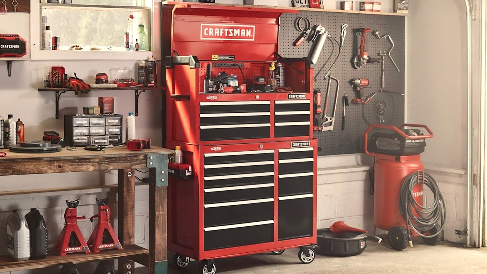 Lowe's Is Selling Craftsman's 10-Drawer Rolling Tool Cabinet With A Steep  Discount, image size:1600x900