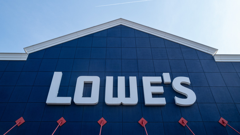 lowe's building