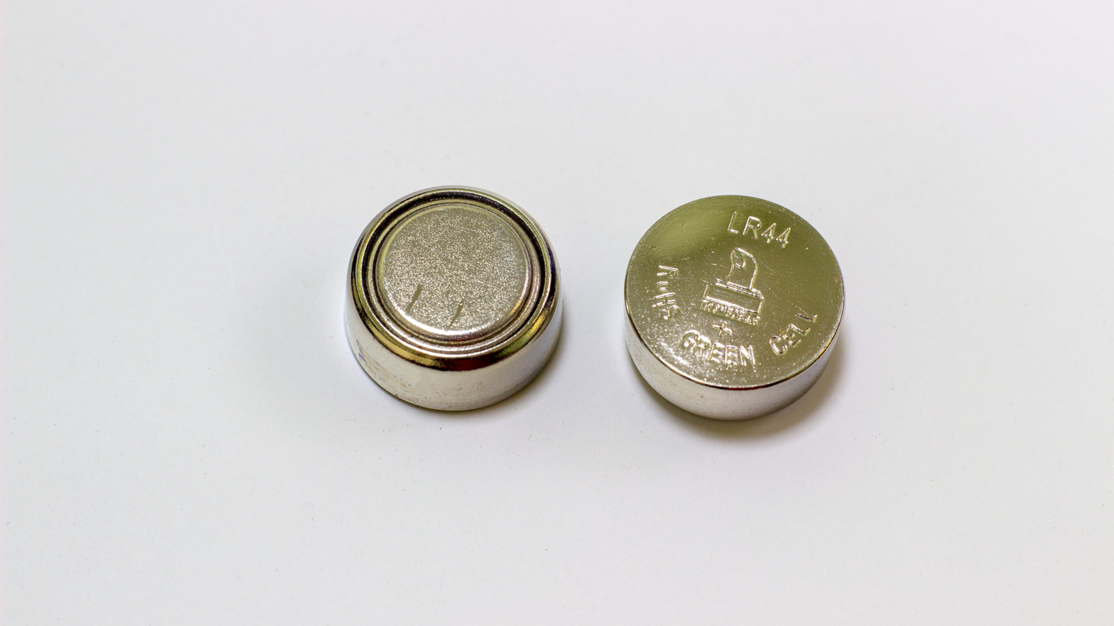 LR44 Battery Equivalents: These May Be The Best Alternatives