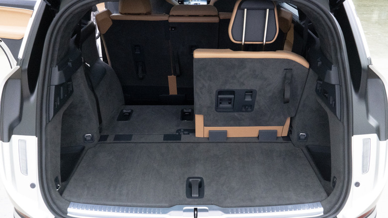 Lucid Gravity trunk with one seat folder
