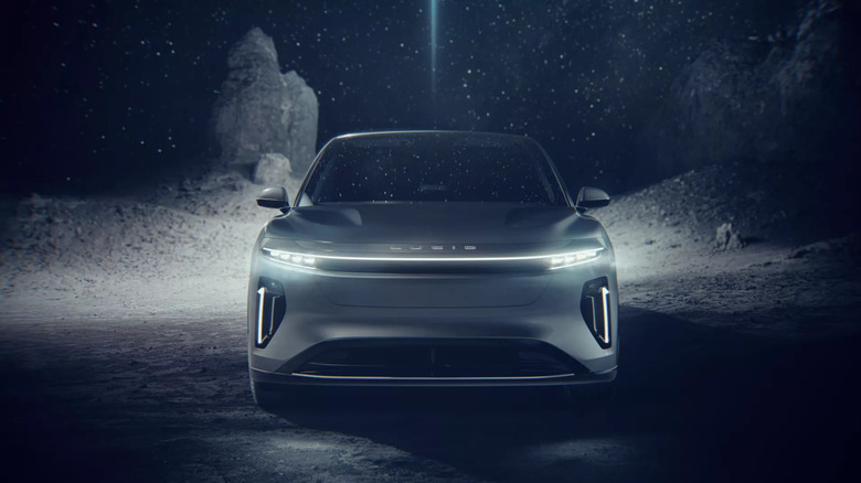 Lucid Gravity SUV front end 