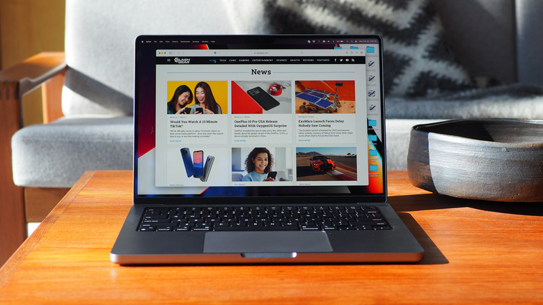 MacBook Pro 14" display