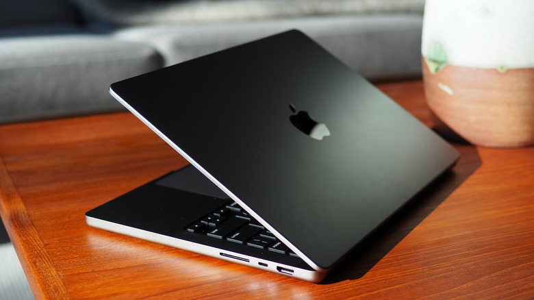 MacBook Pro 14"