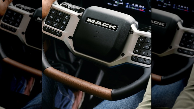 mack pioneer steering wheel loaded with buttons