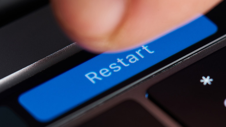 apple macbook restart button
