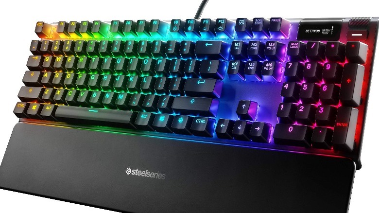 O teclado para jogos SteelSeries Apex Pro