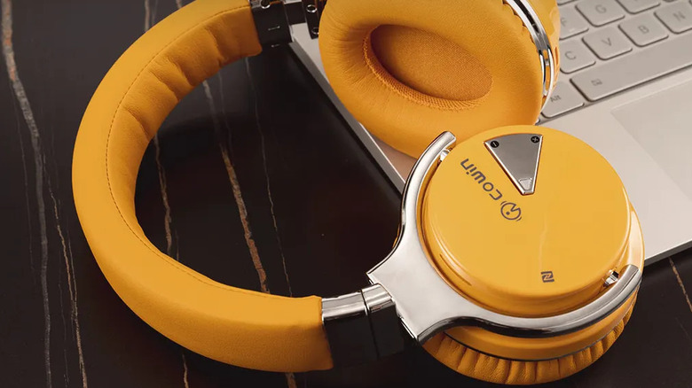 Cowin over-ear headphones