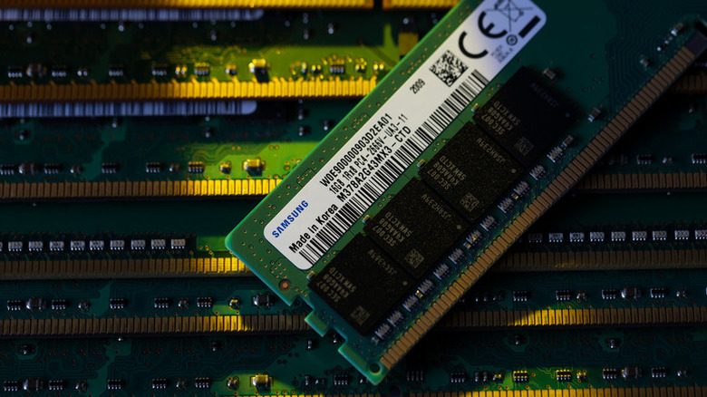 Samsung RAM on RAM background