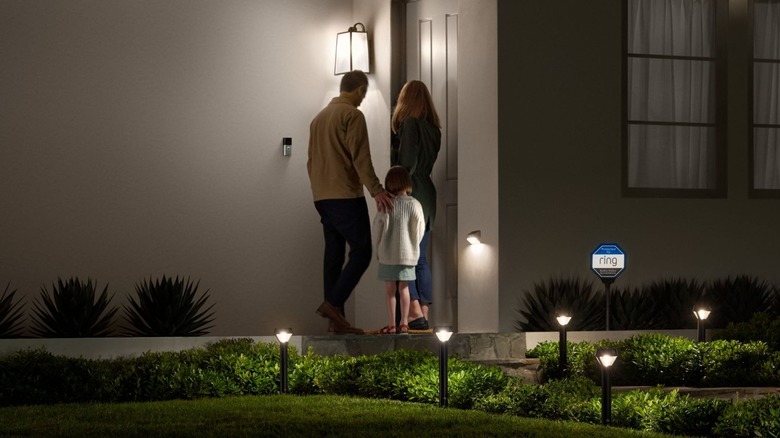 ring lights in front yard