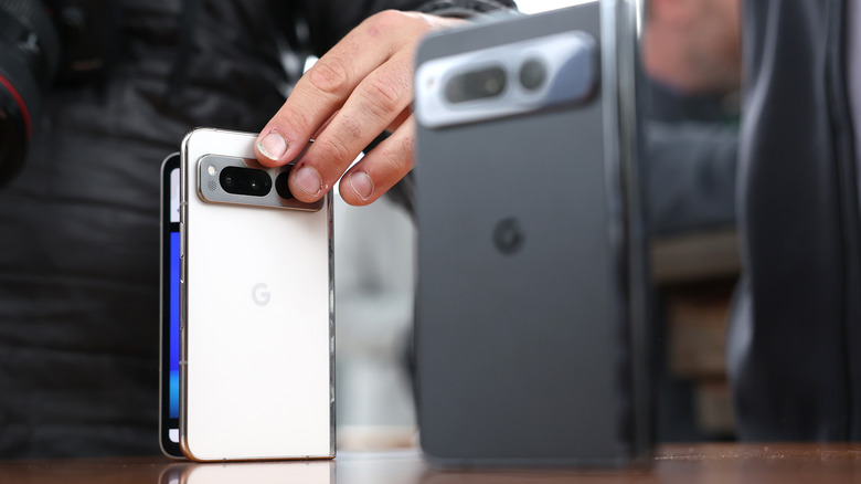 Pixel Fold on display