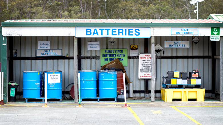 Battery recycling center for single-use, rechargeable, and car batteries