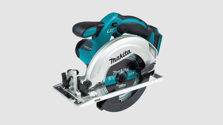 Makita circular saw XSS02Z