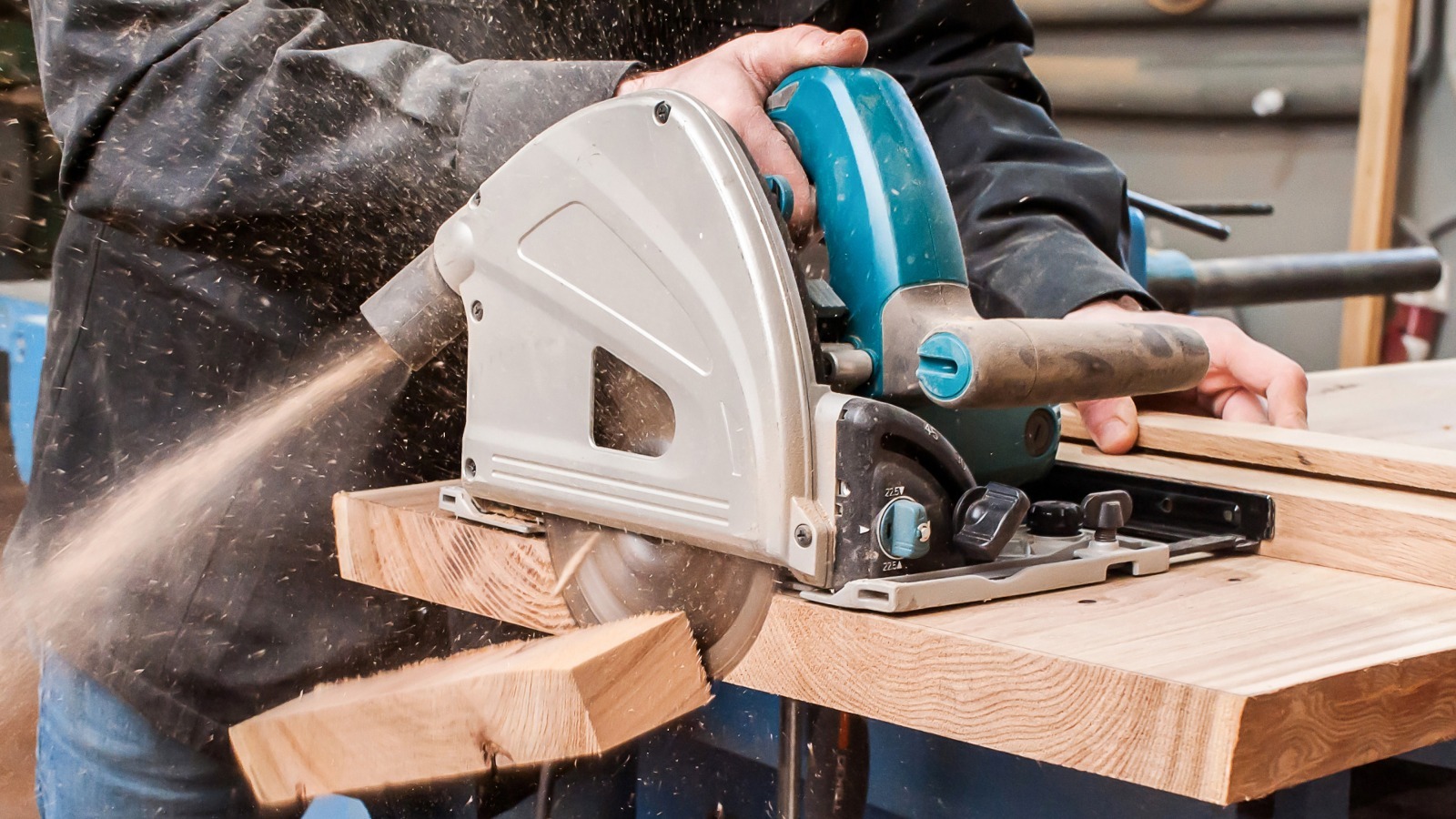 Makita Vs. Milwaukee Who Sells The Better Cordless Circular Saw?