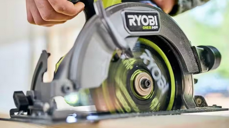 Ryobi saw cutting wood