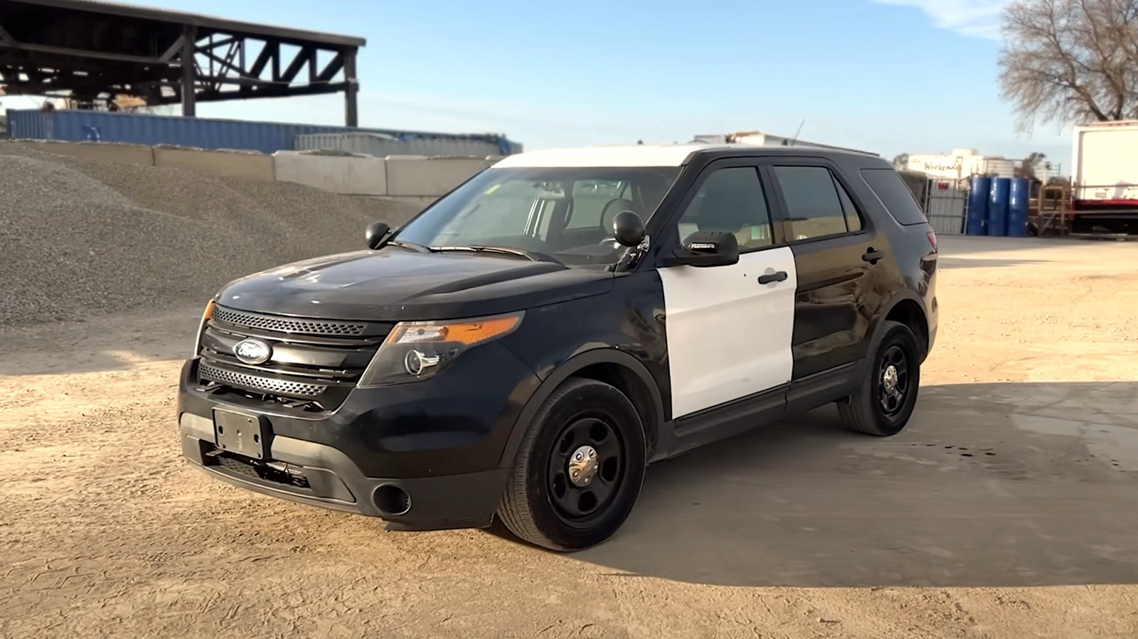Man Buys Old Police SUV, But Has To Call The Cops Thanks To What He Found In The Car – SlashGear
