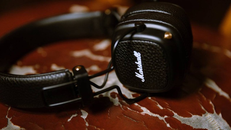Marshall Major III On-Ear Headphones with Microphone (Black) 
