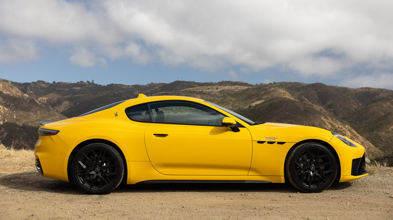 2027 Maserati Lineup Facelift GranTurismo Trofeo side profile