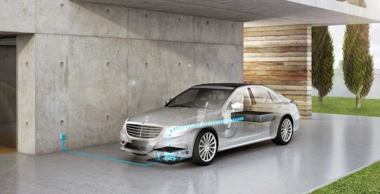 mercedes-wireless-charging-car