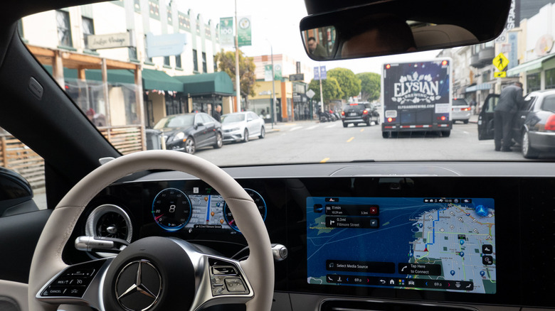 MB.Drive Assist Pro negotiating beer delivery truck