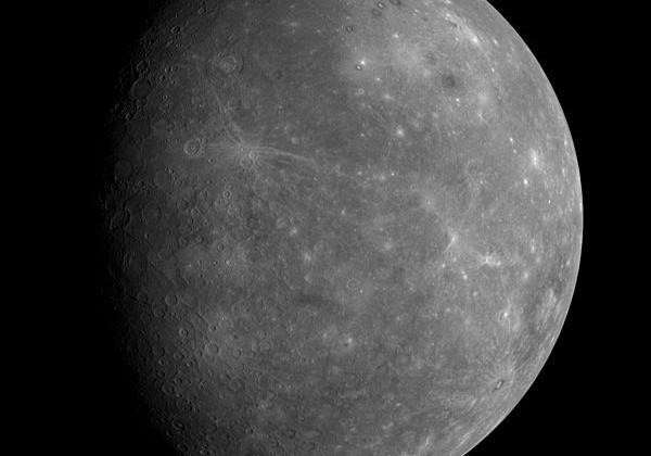 600px-MESSENGER_first_photo_of_unseen_side_of_mercury