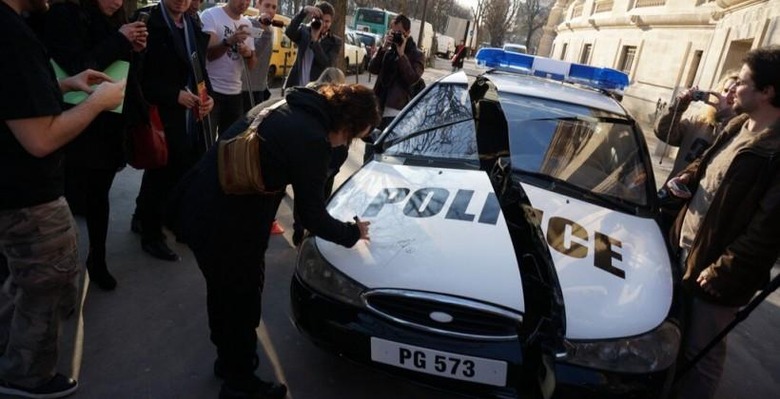 Metal Gear Rising Revengeance PR stunt involves slicing up a police car 2