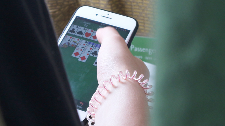 Playing Solitaire on a smartphone