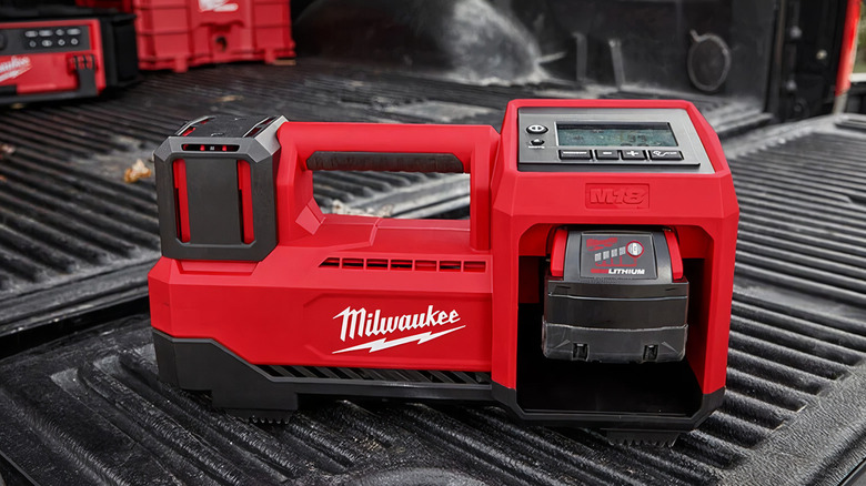 Milwaukee M18 Cordless Tire Inflator