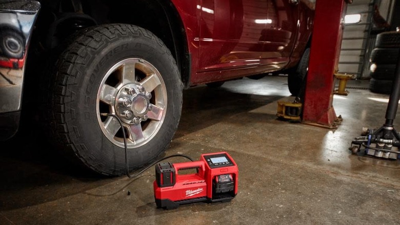 Milwaukee M18 Tire Inflator