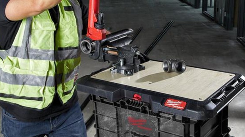 using vise attached to Packout worktop